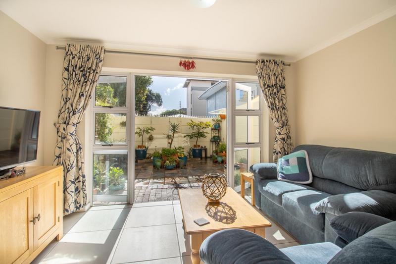 2 Bedroom Property for Sale in Heathfield Western Cape